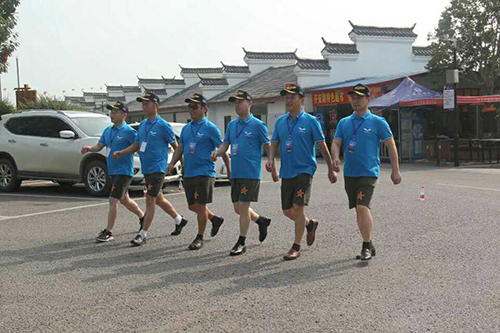 ä¸ºä»ä¹å¾å¤<a href='https://www.yousame.com/' target='_blank'><u>å·¥ä½æ</u></a>å·¥è£<a href='https://www.yousame.com/poloshandingzuo/' target='_blank'><u>POLOè¡«å®å¶</u></a>éæ©èé¢è²å¢ï¼